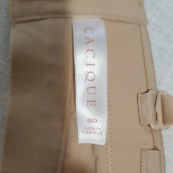 NWOT Cacique Beige Strapless Convertible Bra FREE SHIPPING - Picture 4 of 4